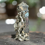 Pyrit glittrigt & unikt stort torn