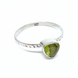 Peridot, trillion fasettslipad i silver