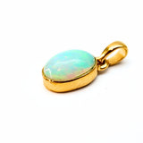 Opal oval sten guldpläterat silverhänge