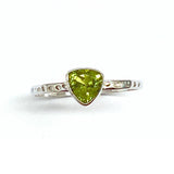 Peridot, trillion fasettslipad i silver