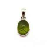 Peridot cabochon hänge i silver