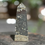 Pyrit glittrigt & unikt stort torn