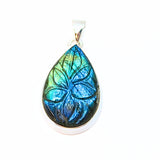Labradorite, fantastic pendant with engraved pattern