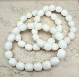 Jade vit, trumlat armband