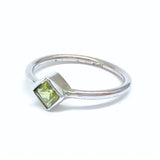 Peridot, fyrkantig silverring