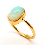 Opal från Etiopien i guld vermeil ring