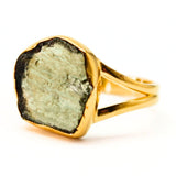 Moldavit guldring storlek 10