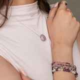 Lepidolit halsband med silver eller guldpläterad kedja