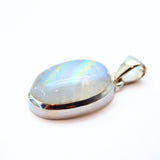 Rainbow moonstone pendant set in silver