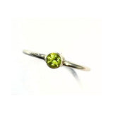 Peridot, rund sten i silverring