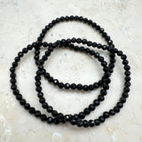 Agat svart, armband 4 mm fasett slipade pärlor