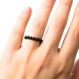 Obsidian svart, ring av pärlor
