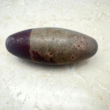 Shiva lingam, useita kokoja