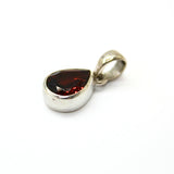 Granat, fasetterad droppe i silver