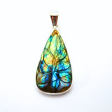 Labradorite, fantastic pendant with engraved pattern