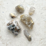 Rutilkvarts rå mineral, guldrutiler gross