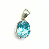Blue topaz, pendant with a slightly larger stone in a stylish silver setting
