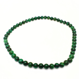 Fuchsit djupt grönt halsband 8 mm pärlor