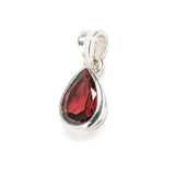 Granat, fasetterad droppe i silver